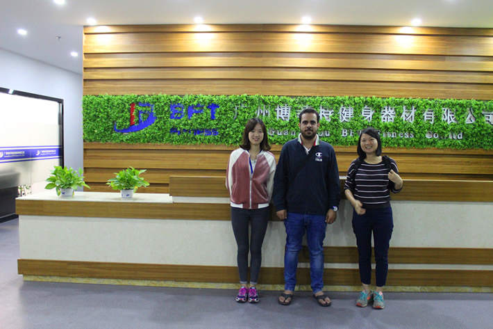 好色先生黄色视频TV健身器械出口到沙特阿拉伯